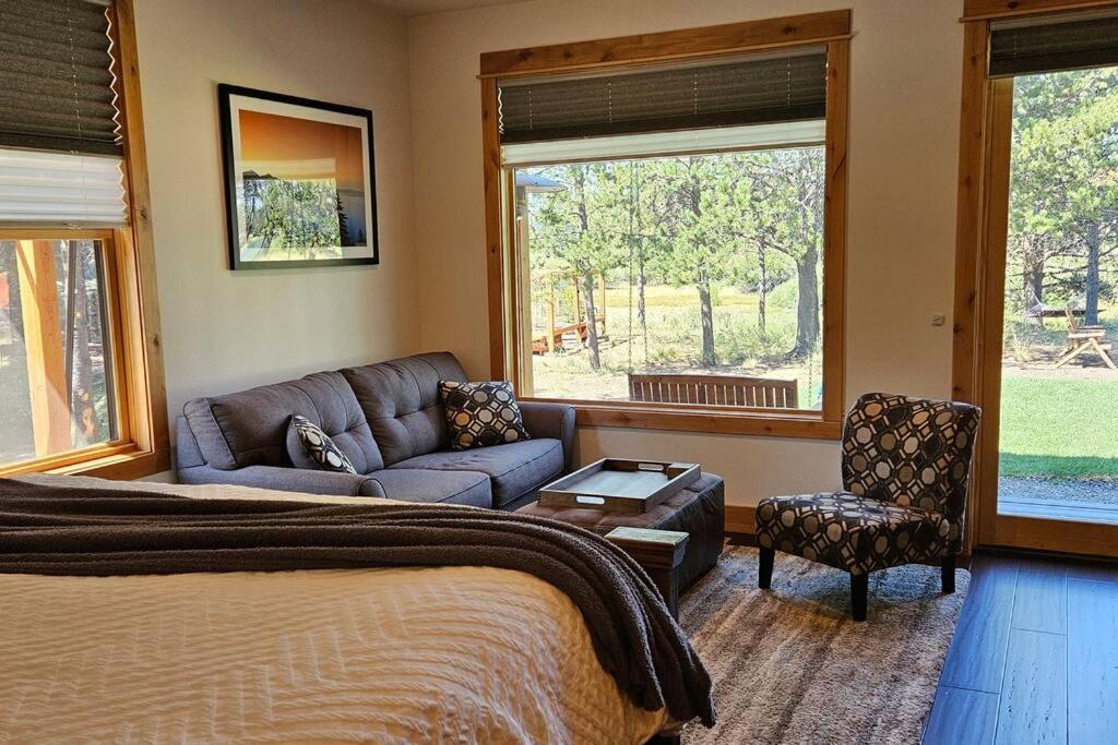 Beautiful Riverfront Near Mt Bachelor With Hot Tub Bend Exteriér fotografie