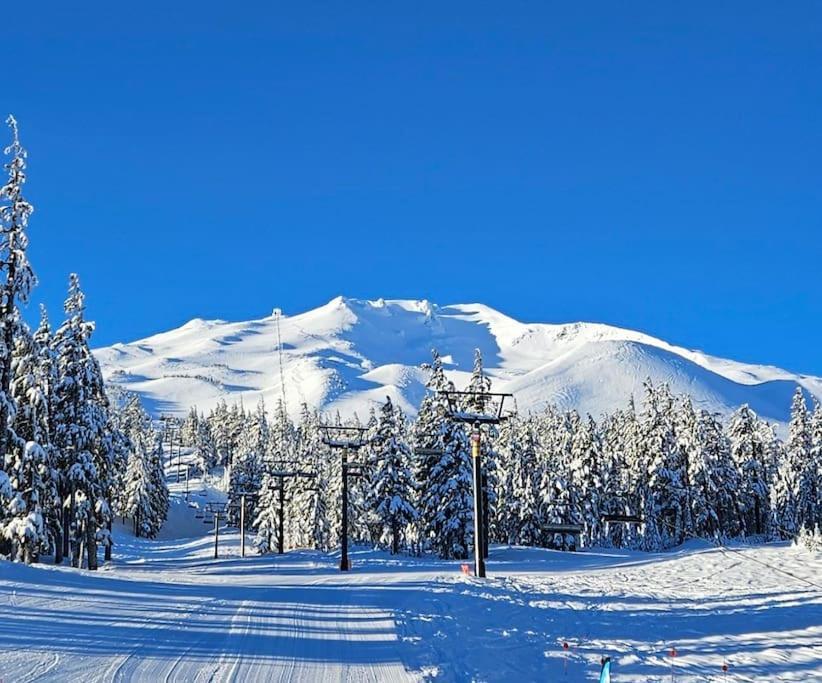Beautiful Riverfront Near Mt Bachelor With Hot Tub Bend Exteriér fotografie