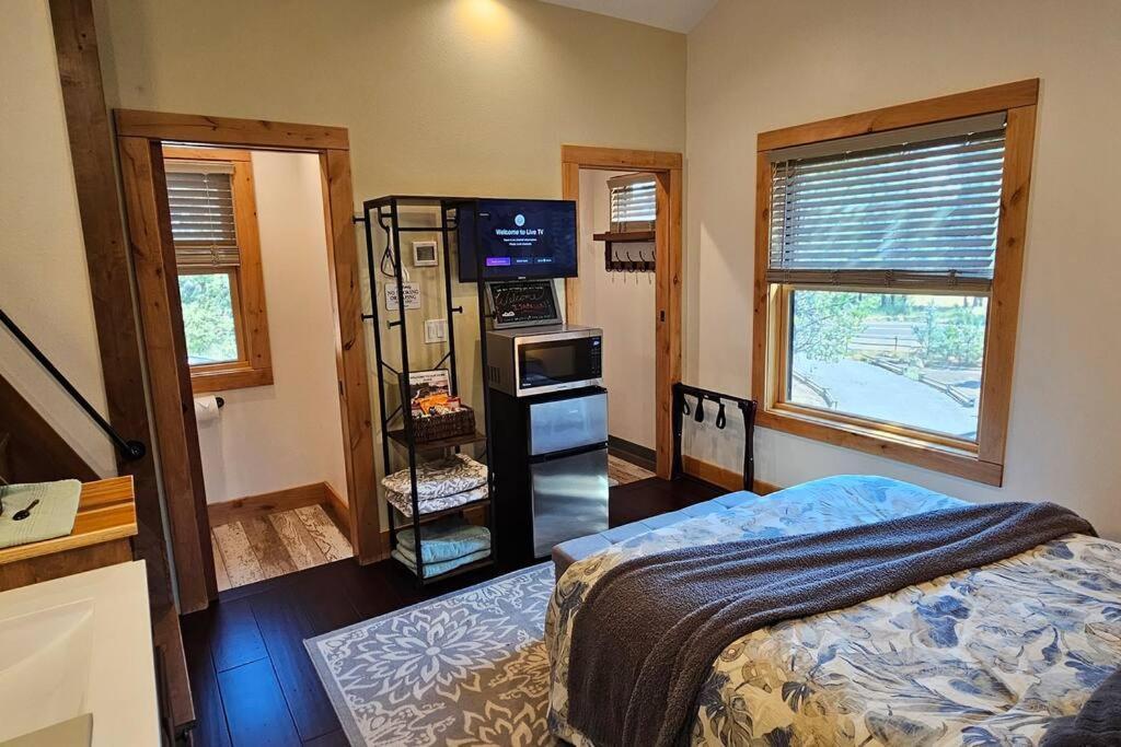 Beautiful Riverfront Near Mt Bachelor With Hot Tub Bend Exteriér fotografie
