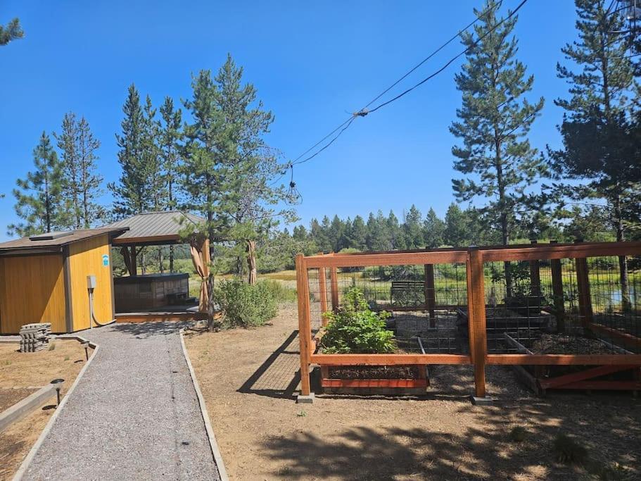 Beautiful Riverfront Near Mt Bachelor With Hot Tub Bend Exteriér fotografie