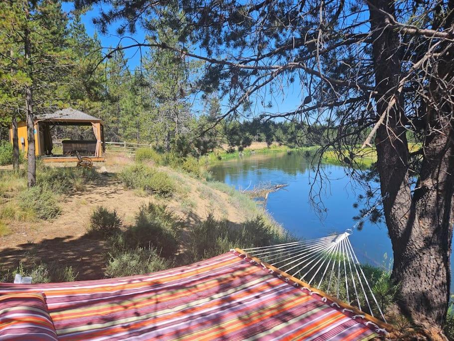 Beautiful Riverfront Near Mt Bachelor With Hot Tub Bend Exteriér fotografie